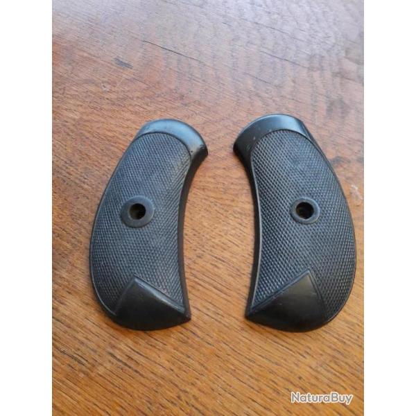 Vends plaquettes de crosse pour Webley Mark 4.