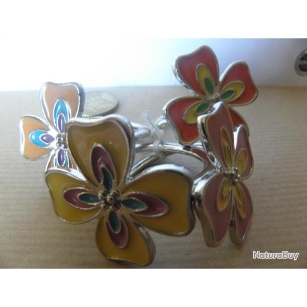 ronds de serviette fleurs mail