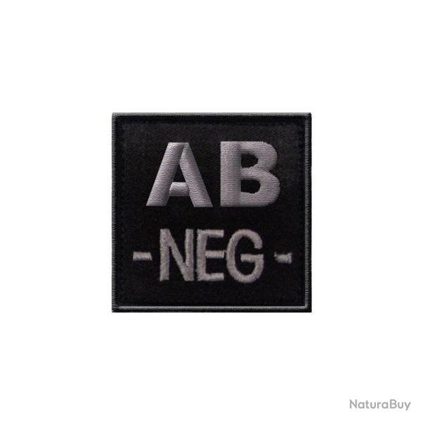 Groupe sanguin AB ngatif brod sur tissu noir