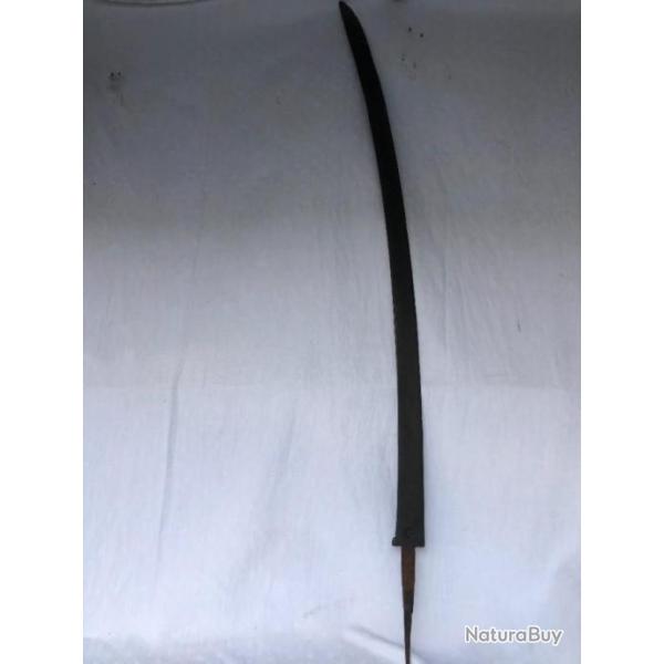 ancienne lame de sabre poinon illisible