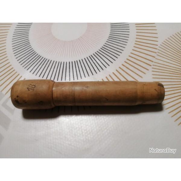 AMORCEUR EN BUIS DE CALIBRE 16