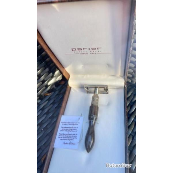 Rasoir 16 R Corne Modele papillons vendu sans  lame