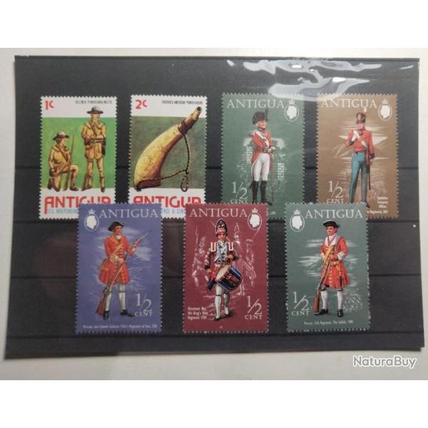 Lot 7 timbres soldats Antigua.