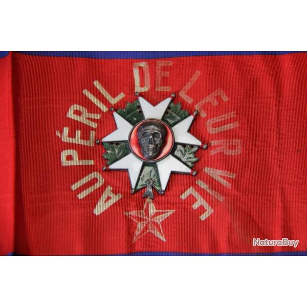 BRASSARD  L�GION D 'HONNEUR  AU P�RIL DE LEUR VIE COMBATTANT 14/18