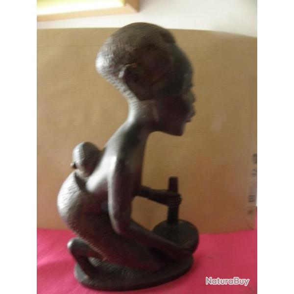statue en bois africaine sculpt�e � la main vintage