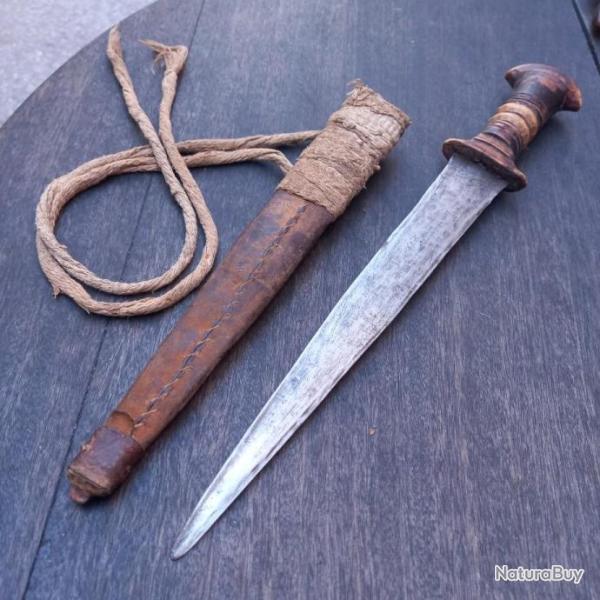 Ancien Couteau ETHNIQUE double Tranchants Manche en Bois