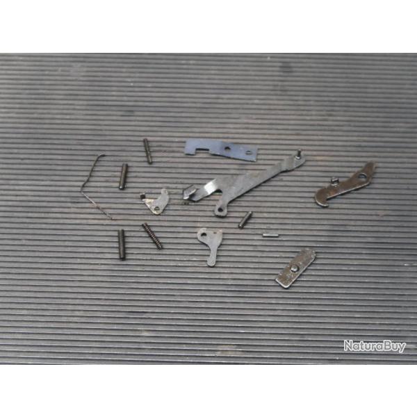 Lot de pieces de mecanisme pour pistolet d alarme PPK ROHM REF @