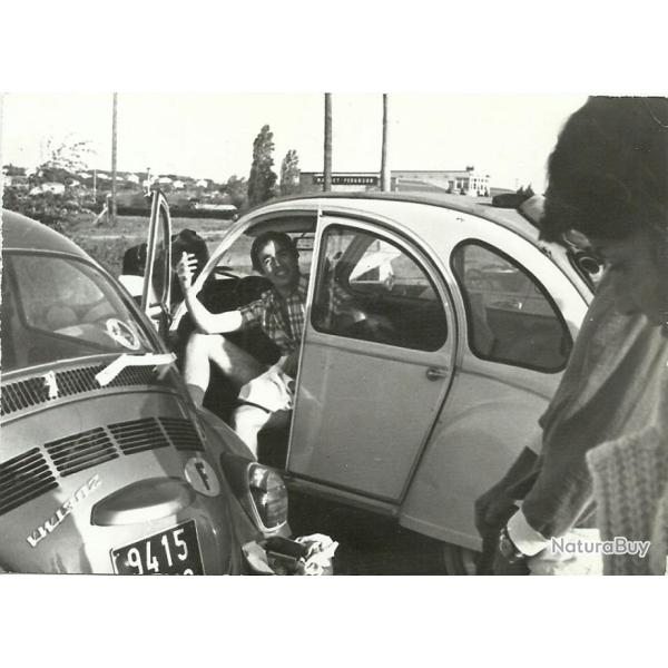 VINTAGE ANCIEN PHOTO CITRO�N 2 CV - VOLKSWAGEN COCCINELLE N&B P�age Sixte 1975