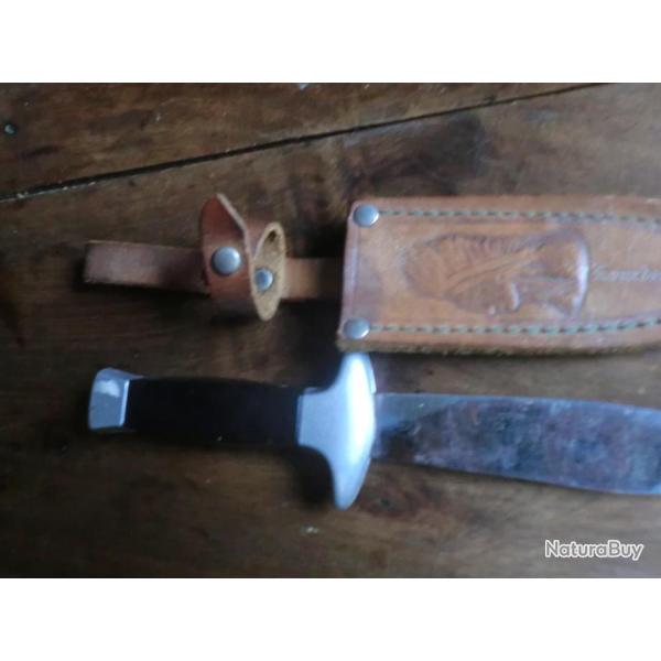 ancien poignard  avec etui cuir