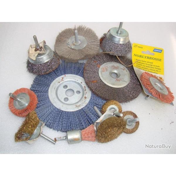 LOT DE BROSSE  NEUVE DIVERS