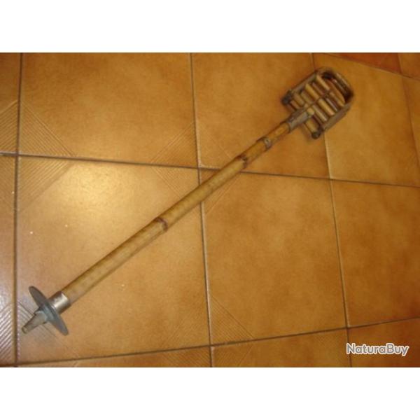 CANNE SIEGE EN BAMBOU .Etait vendu par MANUFRANCE