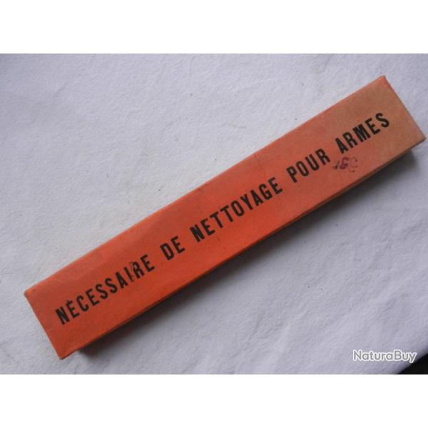 ancien n�cessaire de nettoyage pour armes en bo�te carton de st. Etien - calibre 12 mm