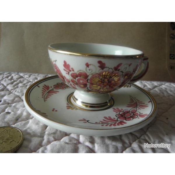 rare antique porcelaine tasse et sous-tasse delft rouge  deiftsrood peinte � la main