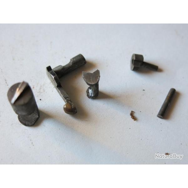 VENDU PAR CUIRASSIER11  EXTRACTEUR COMPLET DE PISTOLET 6,35 MM HOURAT ET VIE