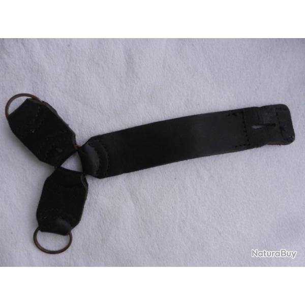 partie de brelage en cuir pour �quipement militaire fran�ais