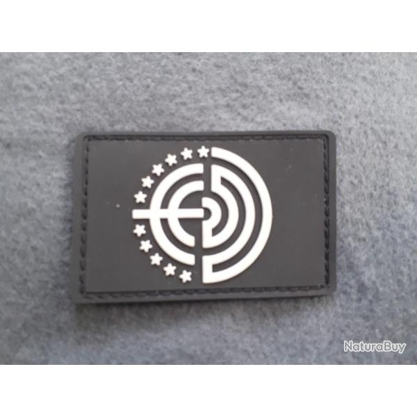 Patch velcro PVC noir et blanc  identifier