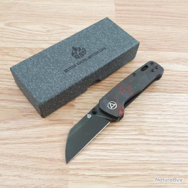 Couteau QSP Mini Penguin Red Lame Acier 14C28N Black Manche FCarbone IKBS Linerlock Clip QS130XSE2