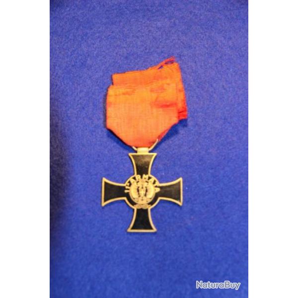 M�DAILLE  ITALIENNE CROIX  DU  M�RITE  CAMPAGNE DE GR�CE 1940/1941 MUSSOLINI W W 2