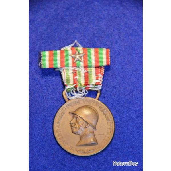 M�DAILLE MILITAIRE ITALIENNE  GUERRE  DE 1914 / 1918  W W 1