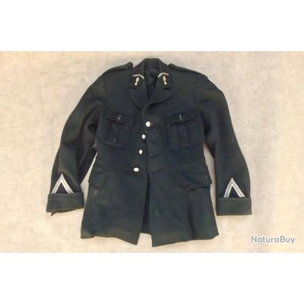 VESTE D'UNIFORME DE GENDARME DE CARRI�RE.