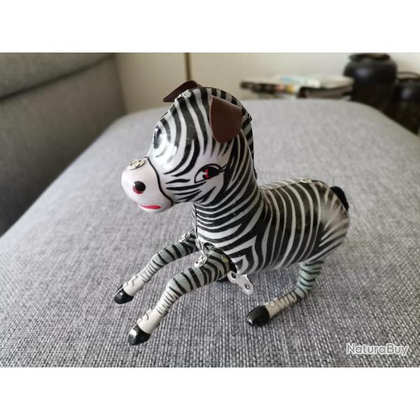 Z�bre jouet en t�le remontage � clef