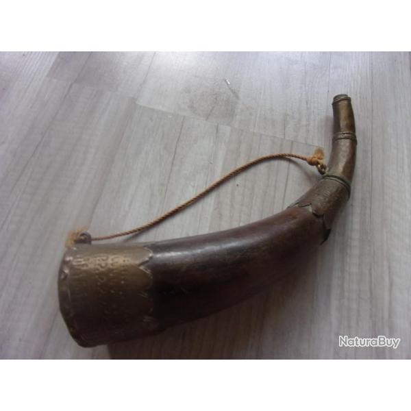 ancienne poire � poudre