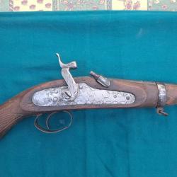 Pistolet coup de poing  &agrave; percussion ( fin 19&egrave;med&eacute;but 20&egrave;  (ex silex)( Livr&eacute; par