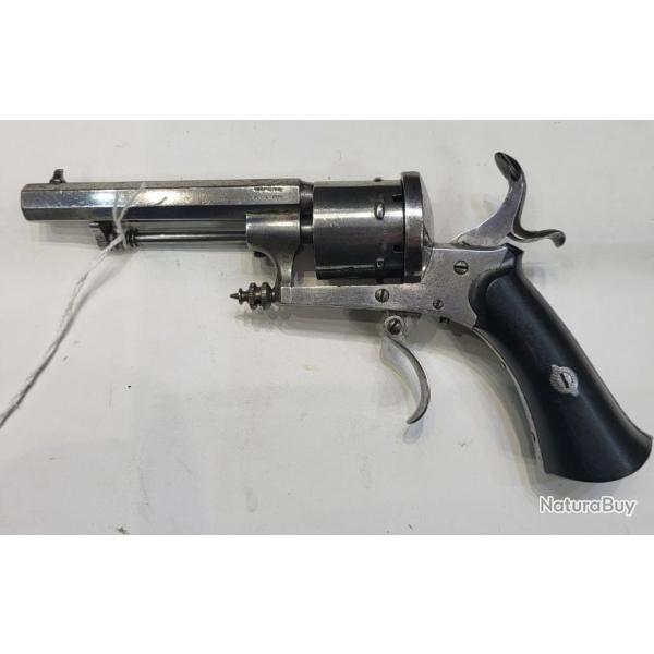 Tr�s joli revolver � broches en calibre 7mm. Fabrication Saint Etienne.