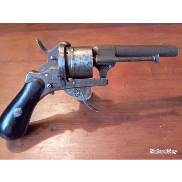 Revolver Li�geois � broche en 7mn.