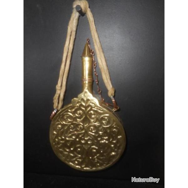 BELLE ET GRANDE GOURDE A POUDRE NOIRE MAROCAINE, CIRCA 1920, MAGHREB AFRIQUE, MOUKHALA