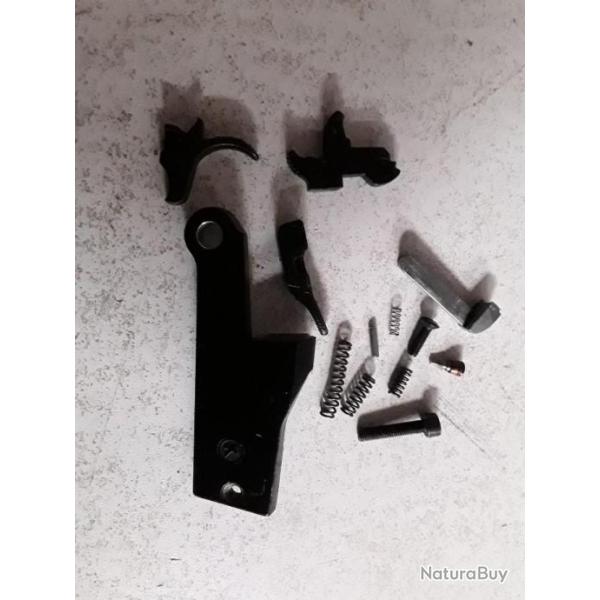 DESTRU 9105 LOT DE DIVERSES PIECES CARABINE KIMAR 9MM BON ETAT