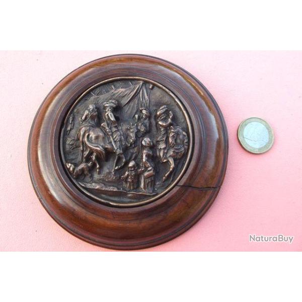 MEDAILLON MURAL XIXe