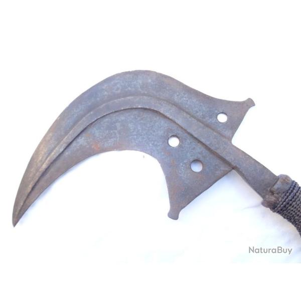 244) lot , rare Couteau trumbash Mangbetu, R�publique D�mocratique du Congo = arme de jet ou monnaie