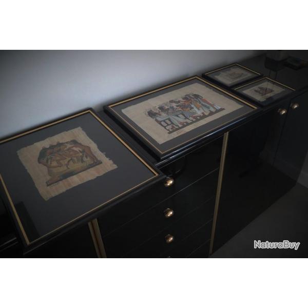 Ensemble de 4 papyrus encadr�s sous verre ann�es 80 sign�s- encadrement laqu� noir-Motifs Egyptiens