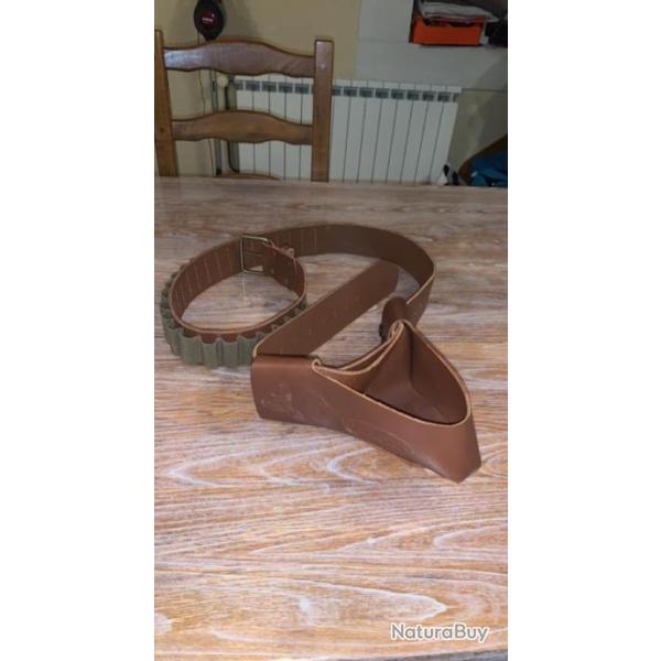 Rare ceinturon porte fusils et cartouchi�re