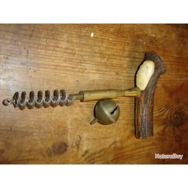 OUTIL POUR NETTOYAGE DES CHAMBRES + GRELOT