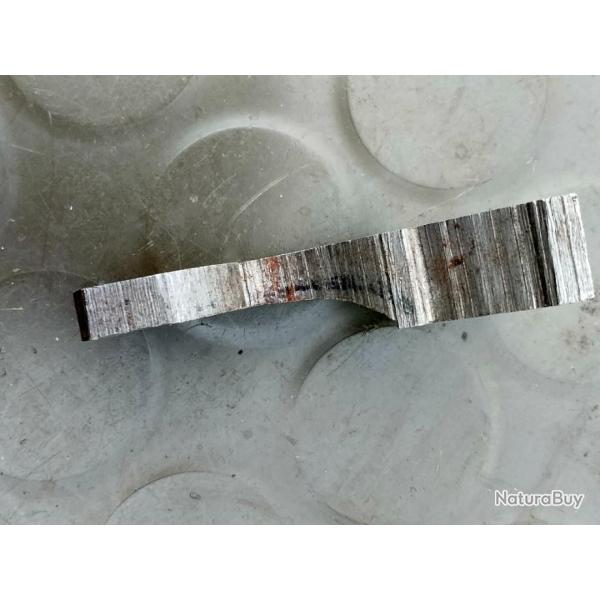 Chien brut de dcoupe pour fusil  piston ct gauche .