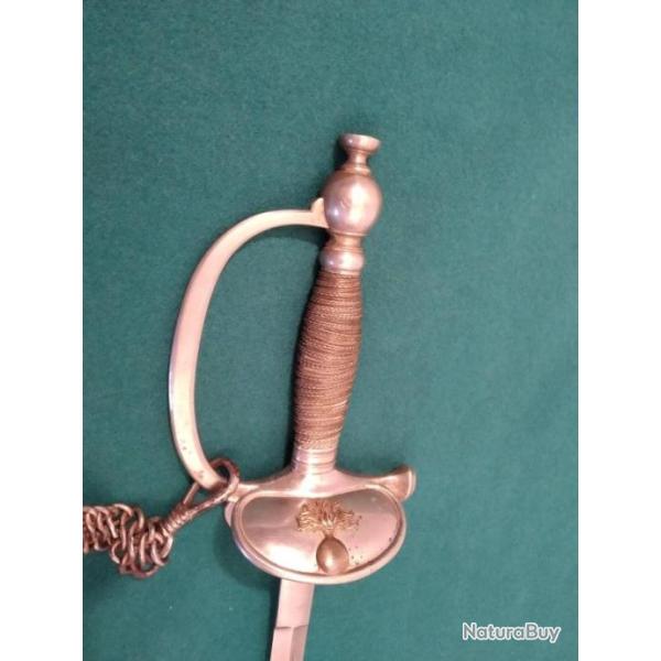 Epe  Francaise  duniforme  de Grenadiers  modle 1816  possiblement de 1852