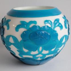 Vase verre overlay Chrysanthèmes Pékin Chine Cameo glass