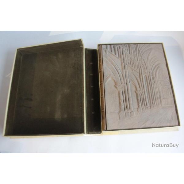 Livre Entre Clmence et Collavine Chroniques Genevoises Buenzod Perret