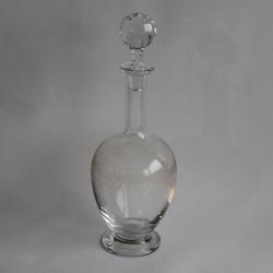 BACCARAT Carafe cristal gravé