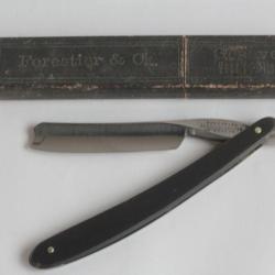 Ancien rasoir Forestier à Genève
