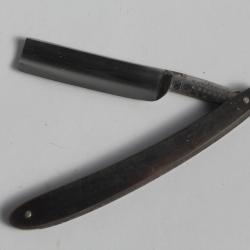 Ancien rasoir Forestier à Genève