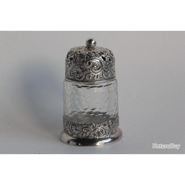 Flacon � odeur cristal taill� et argent anglais A Wilcox
