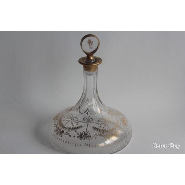 Carafe cristal taill� �maill� or