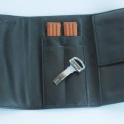 CARTIER Bracelet montre Roadster 19 mm + Étui de voyage cuir noir