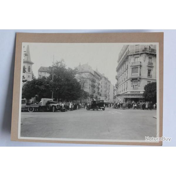 Photographie Accident automobile Caf� de la poste Police Gen�ve Suisse