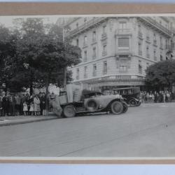 Photographie Accident automobile Café de la poste Police Genève Suisse