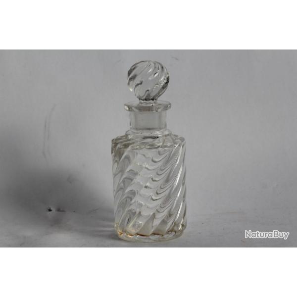 BACCARAT Petit flacon cristal Bambou torsad�