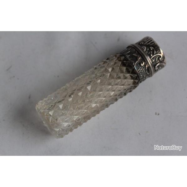 Flacon � sel cristal taill� et argent